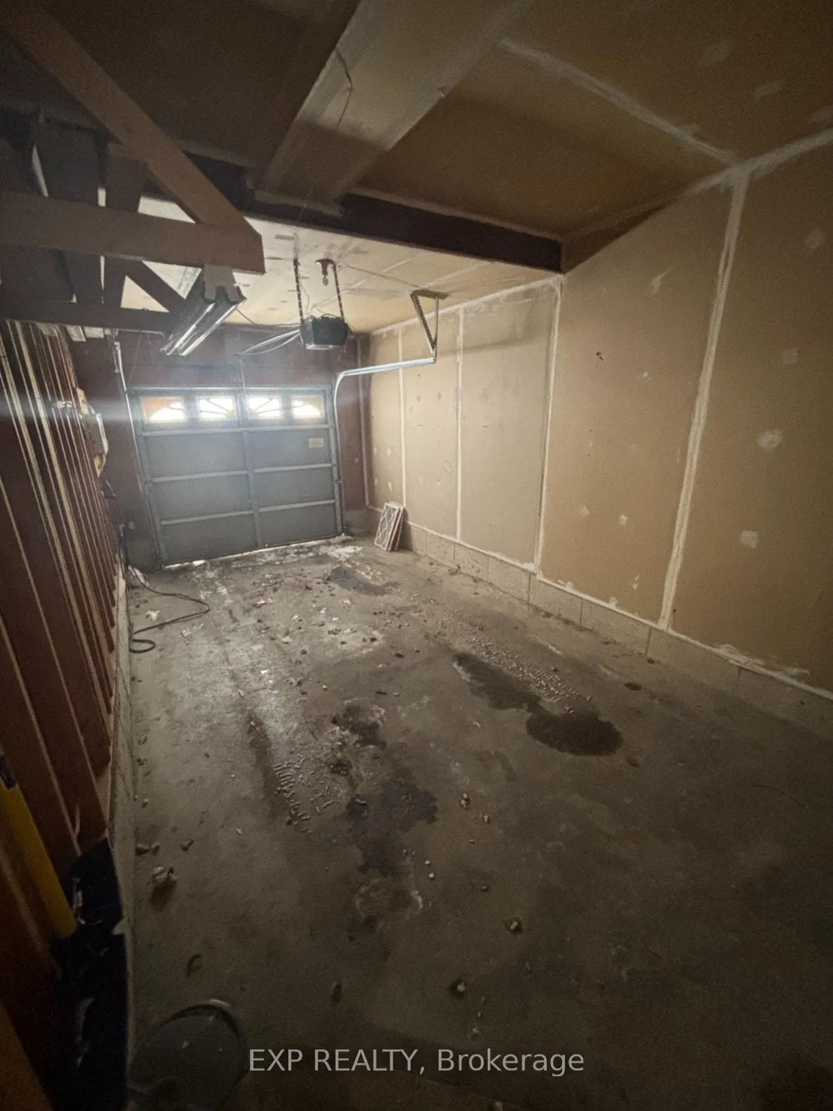 Photo 7 of 27 Eugene Drive, Guelph, Pineridge/Westminster Woods — HOMEH