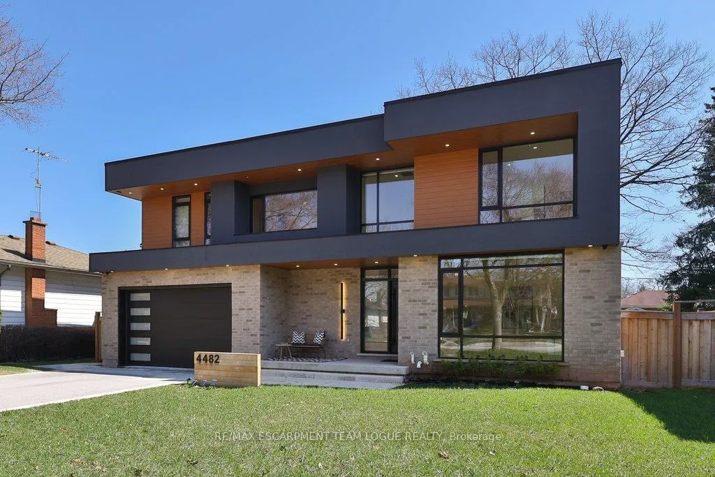 Photo 1 of 4482 Cosburn Crescent, Burlington, Shoreacres — HOMEH