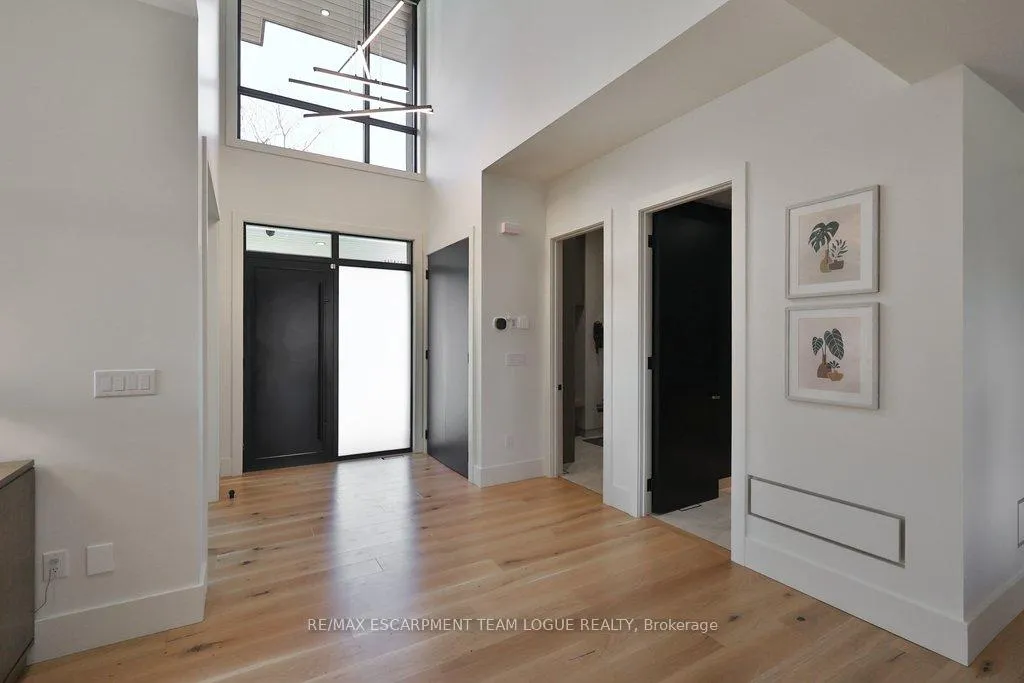 Photo 3 of 4482 Cosburn Crescent, Burlington, Shoreacres — HOMEH