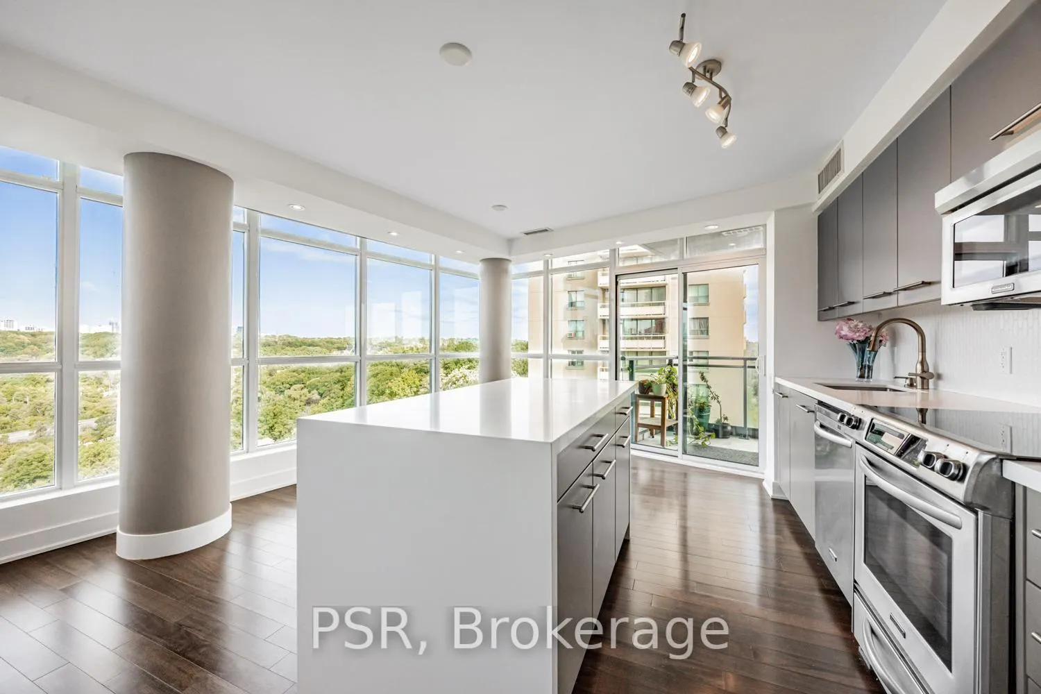 Photo 2 of Unit 708, 1048 Broadview Avenue, Toronto, Broadview North — HOMEH