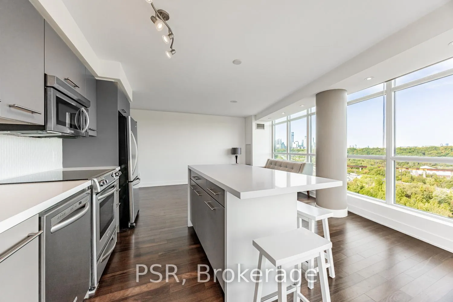 Photo 7 of Unit 708, 1048 Broadview Avenue, Toronto, Broadview North — HOMEH