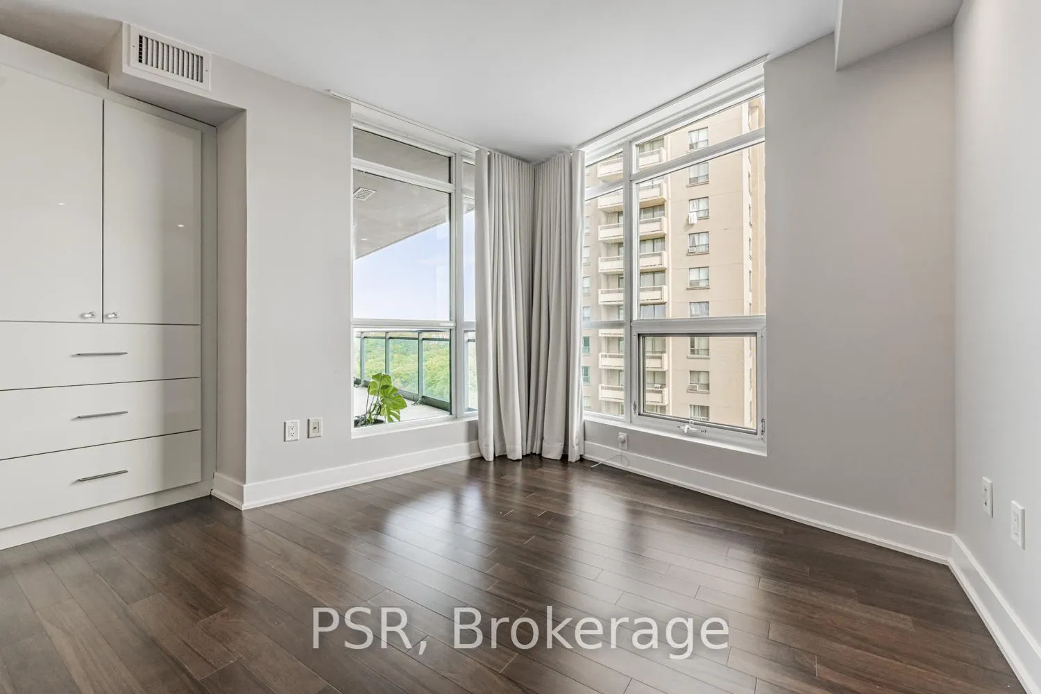 Photo 9 of Unit 708, 1048 Broadview Avenue, Toronto, Broadview North — HOMEH