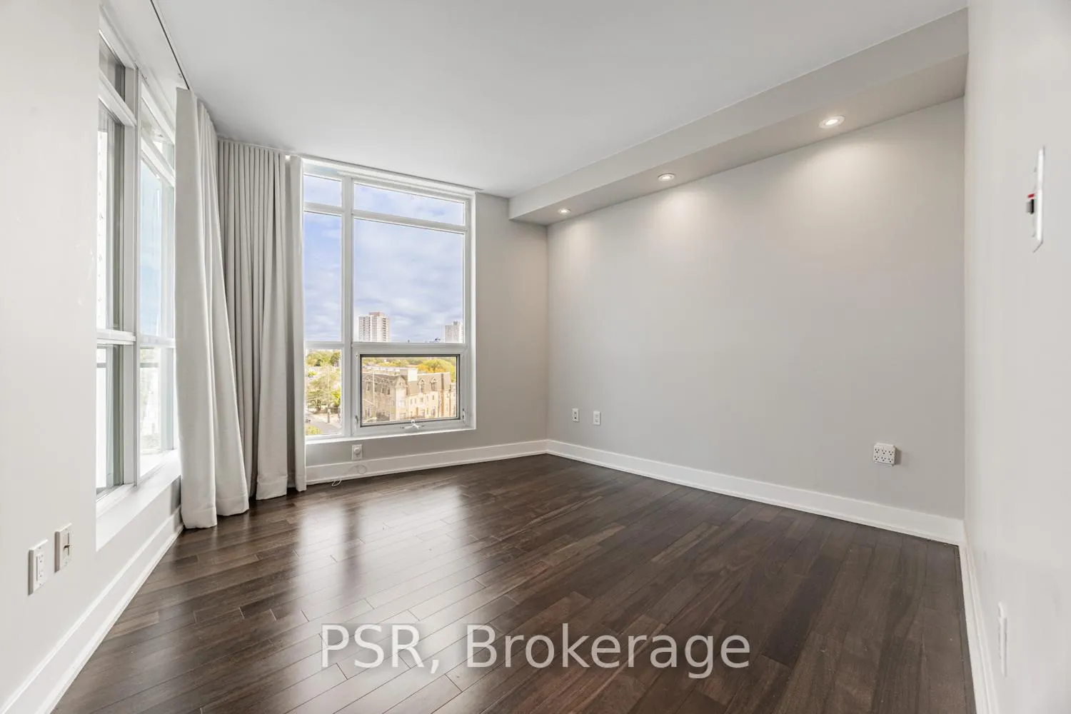 Photo 10 of Unit 708, 1048 Broadview Avenue, Toronto, Broadview North — HOMEH