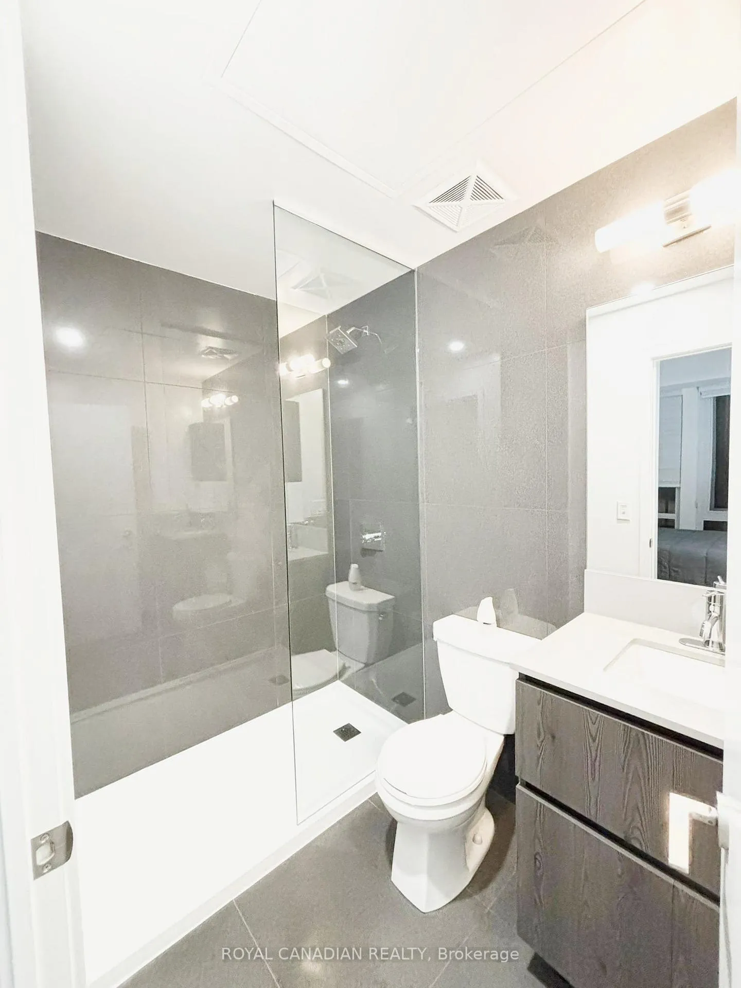 Photo 7 of Unit 403, 45 Baseball Place, Toronto, South Riverdale — HOMEH