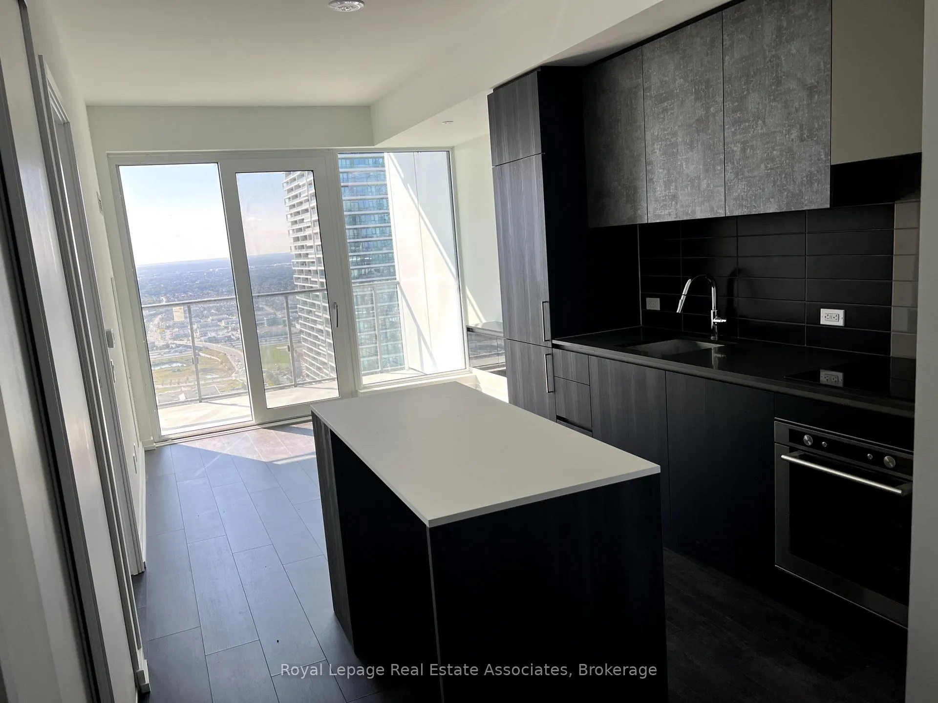 Photo 7 of Unit 5003, 7890 Jane Street, Vaughan, Vaughan Corporate Centre — HOMEH