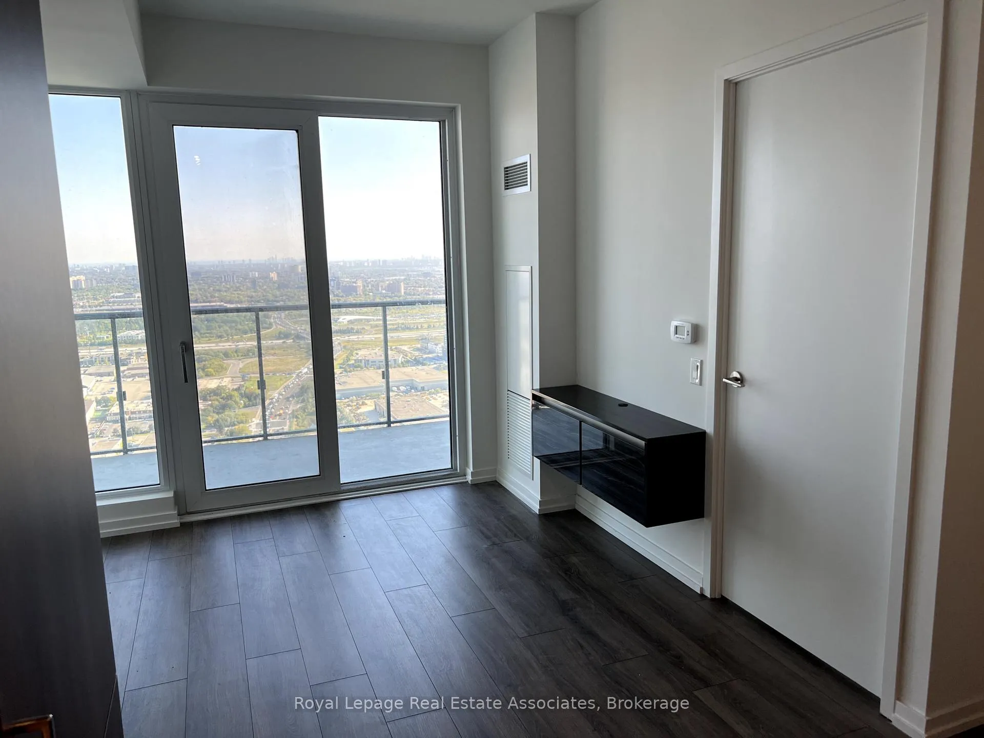 Photo 8 of Unit 5003, 7890 Jane Street, Vaughan, Vaughan Corporate Centre — HOMEH