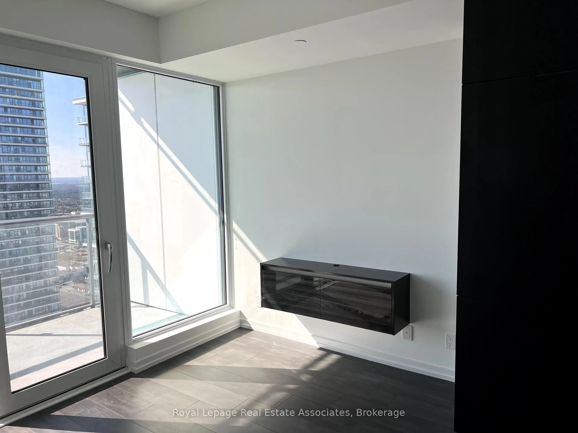 Photo 10 of Unit 5003, 7890 Jane Street, Vaughan, Vaughan Corporate Centre — HOMEH