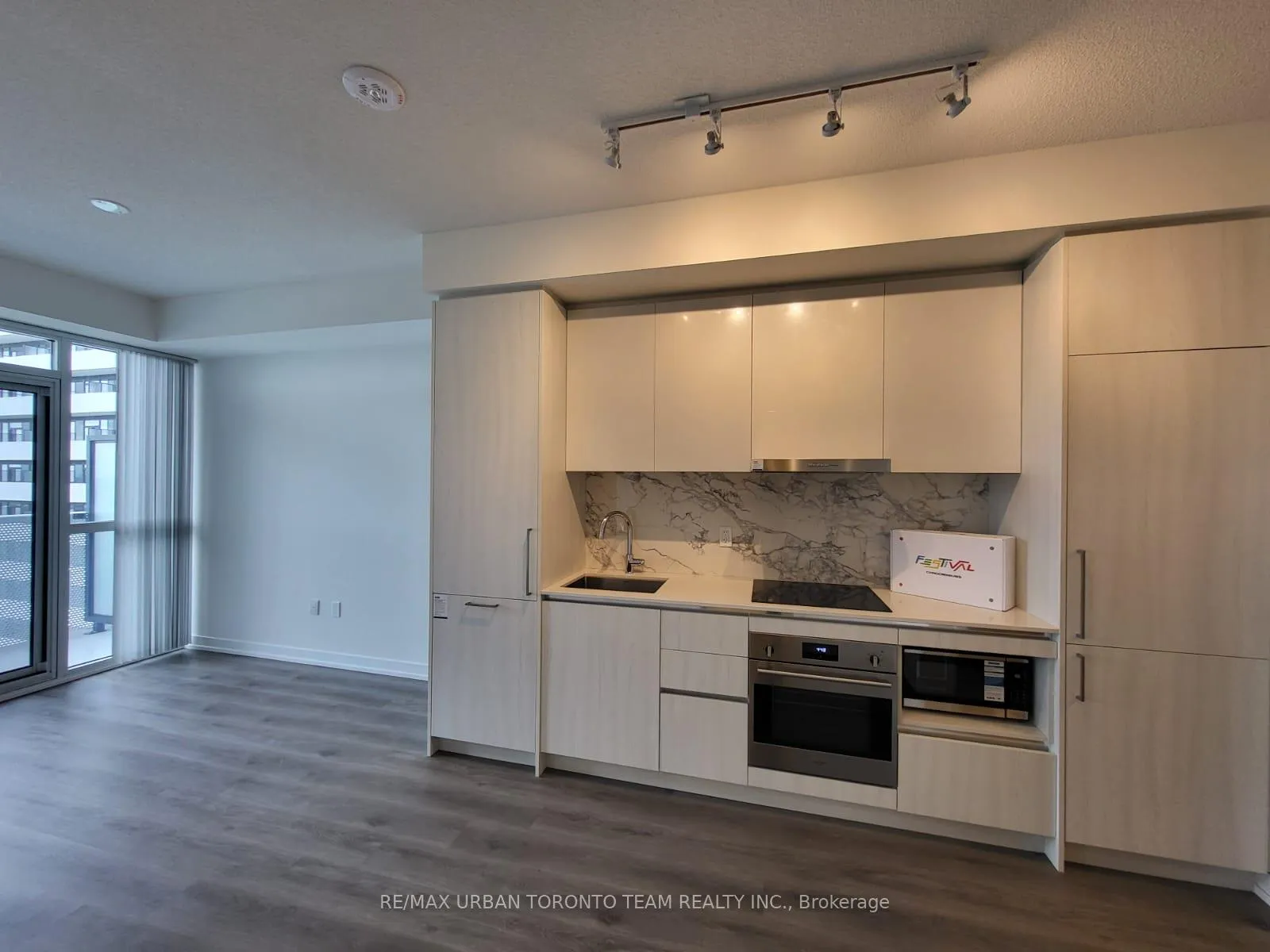 Photo 4 of Unit 3903, 225 Commerce Street, Vaughan, Vaughan Corporate Centre — HOMEH