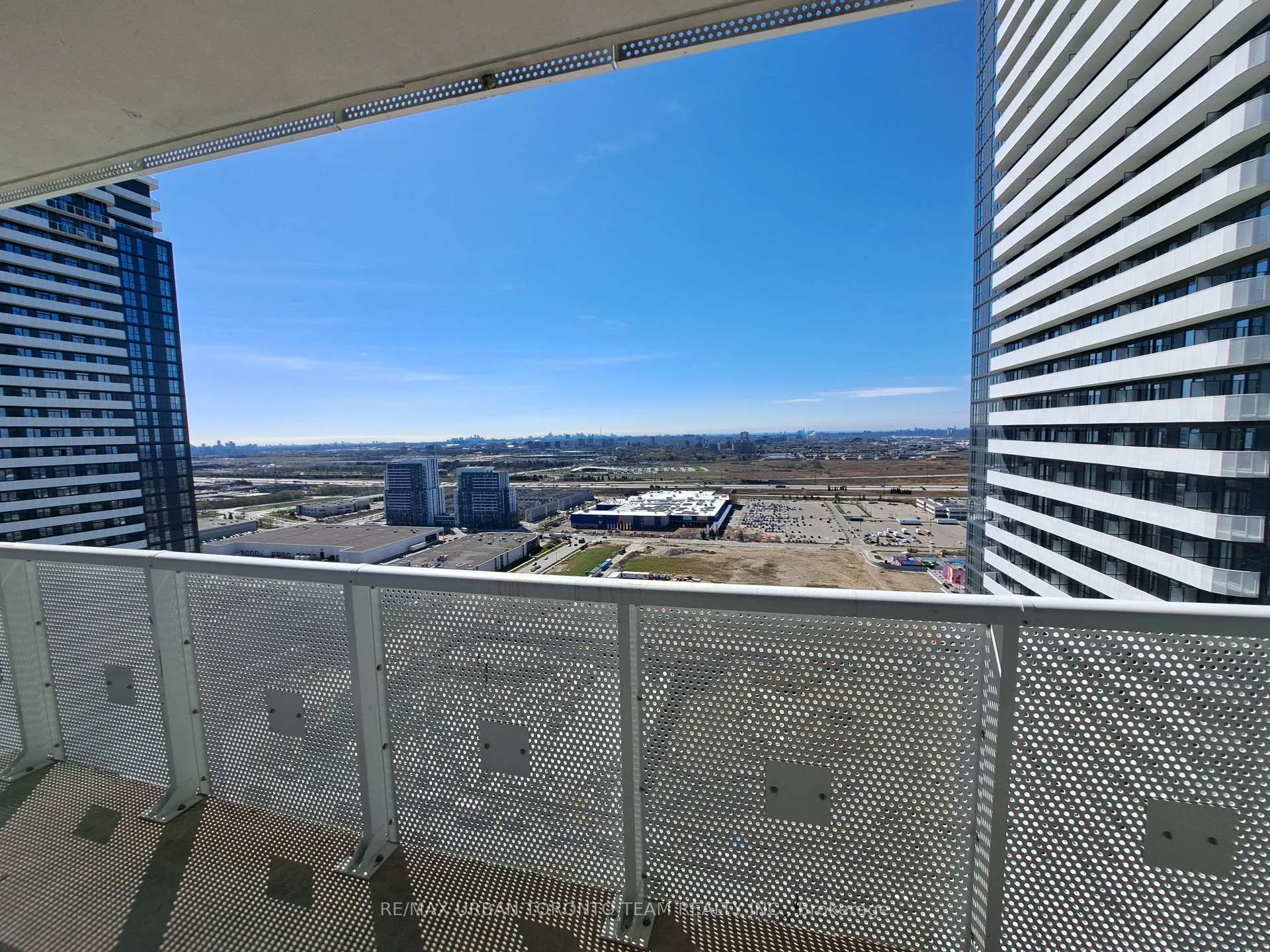 Photo 11 of Unit 3903, 225 Commerce Street, Vaughan, Vaughan Corporate Centre — HOMEH