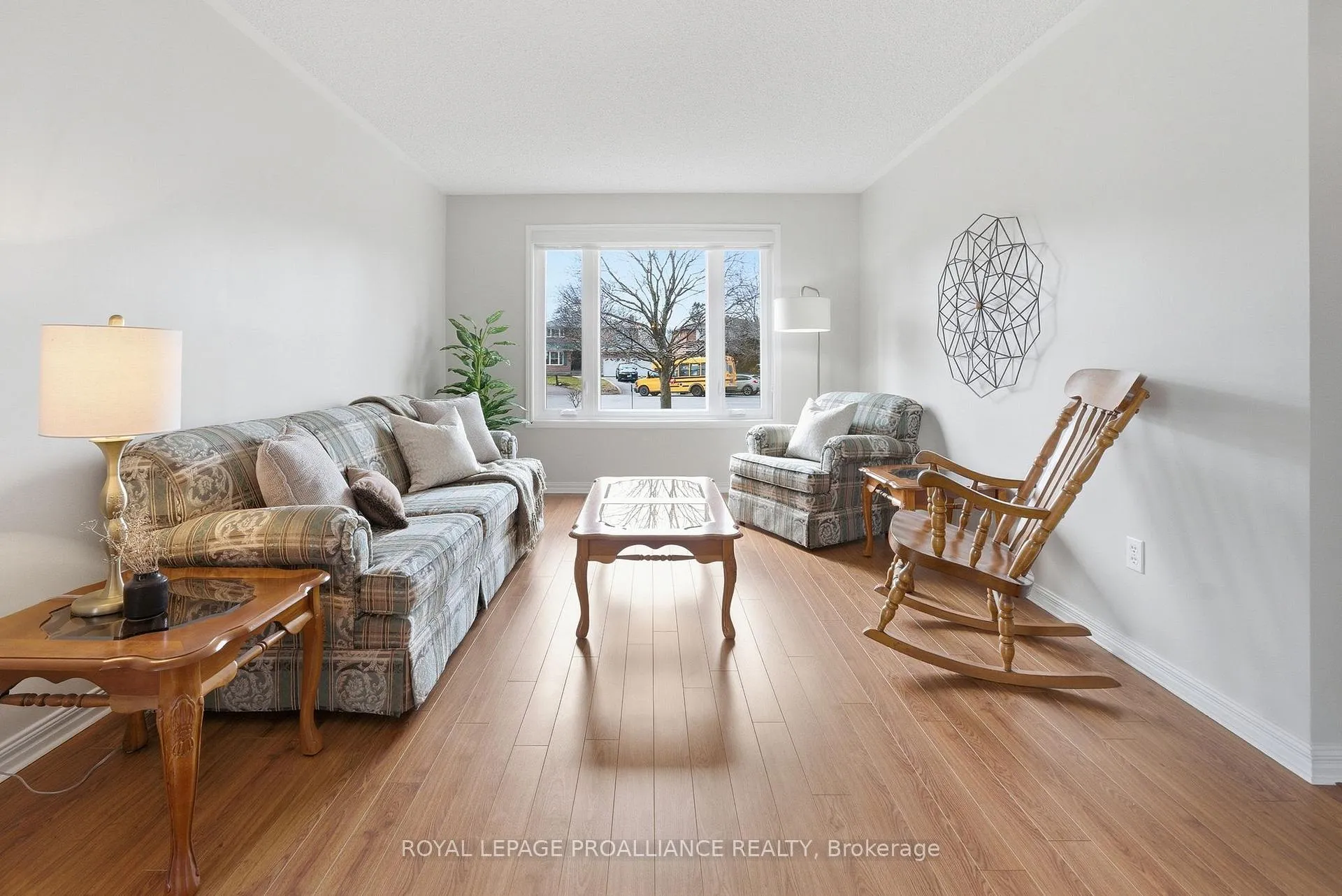 Photo 8 of 6 Thompson Court, Belleville, Belleville Ward — HOMEH