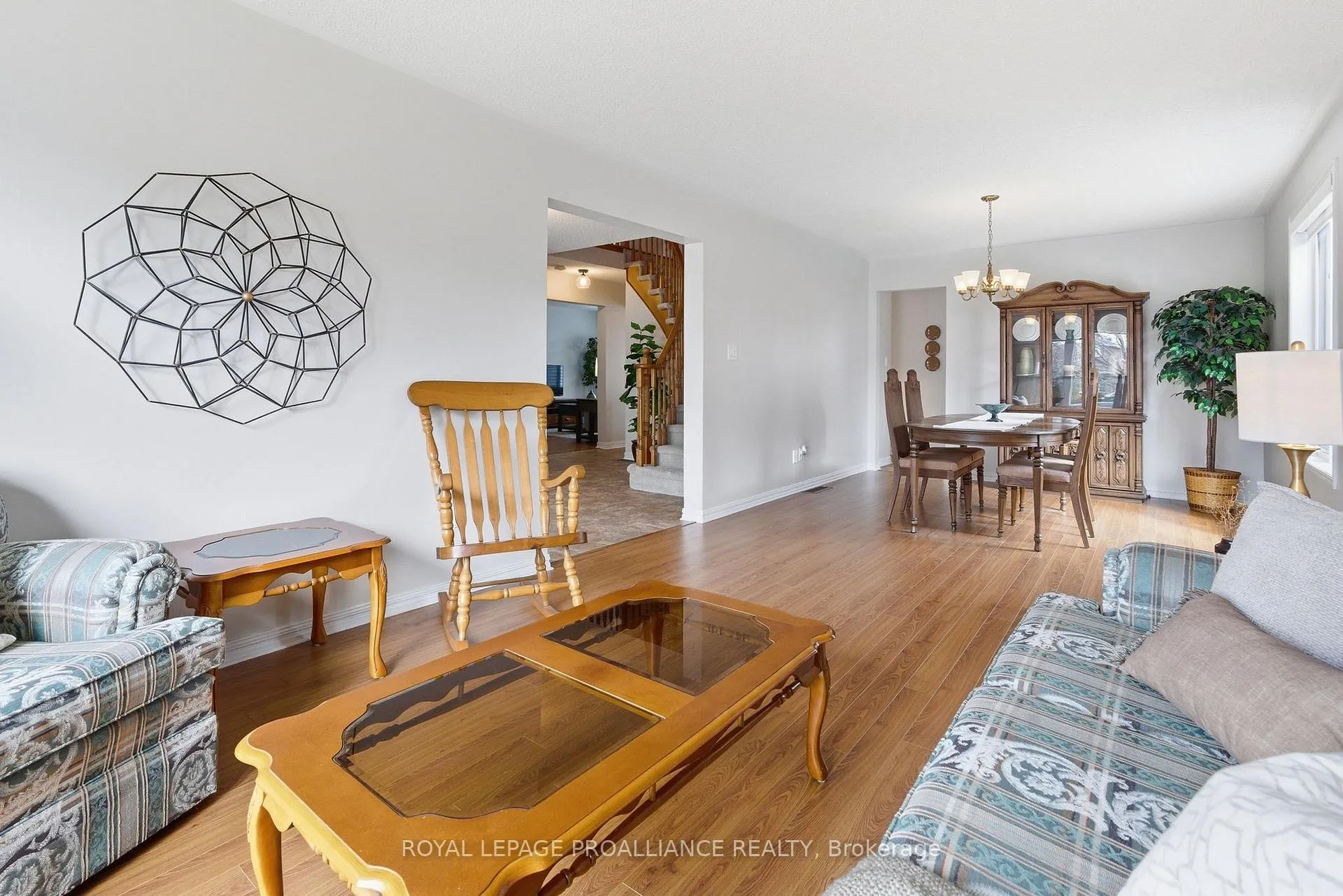 Photo 9 of 6 Thompson Court, Belleville, Belleville Ward — HOMEH