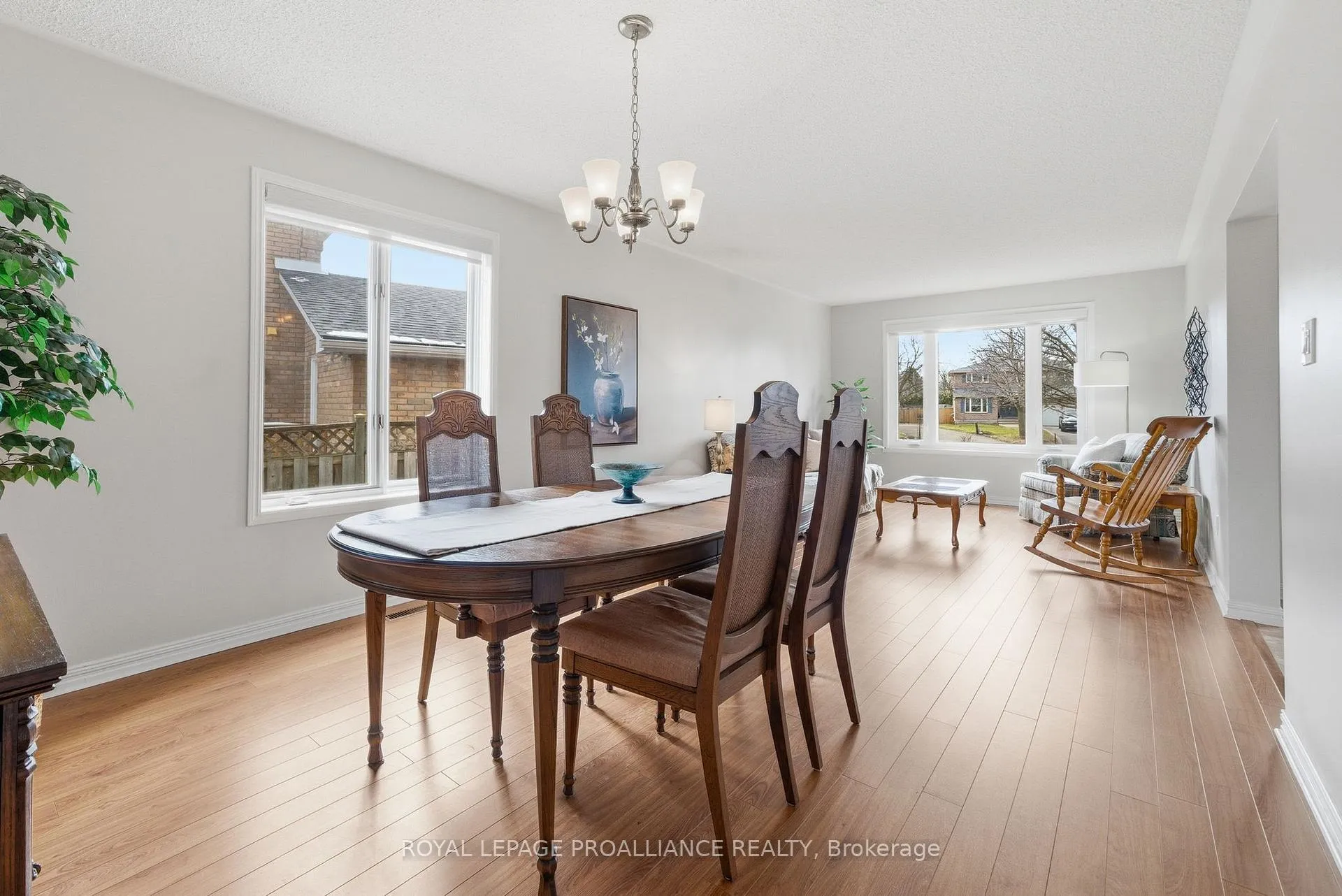 Photo 11 of 6 Thompson Court, Belleville, Belleville Ward — HOMEH