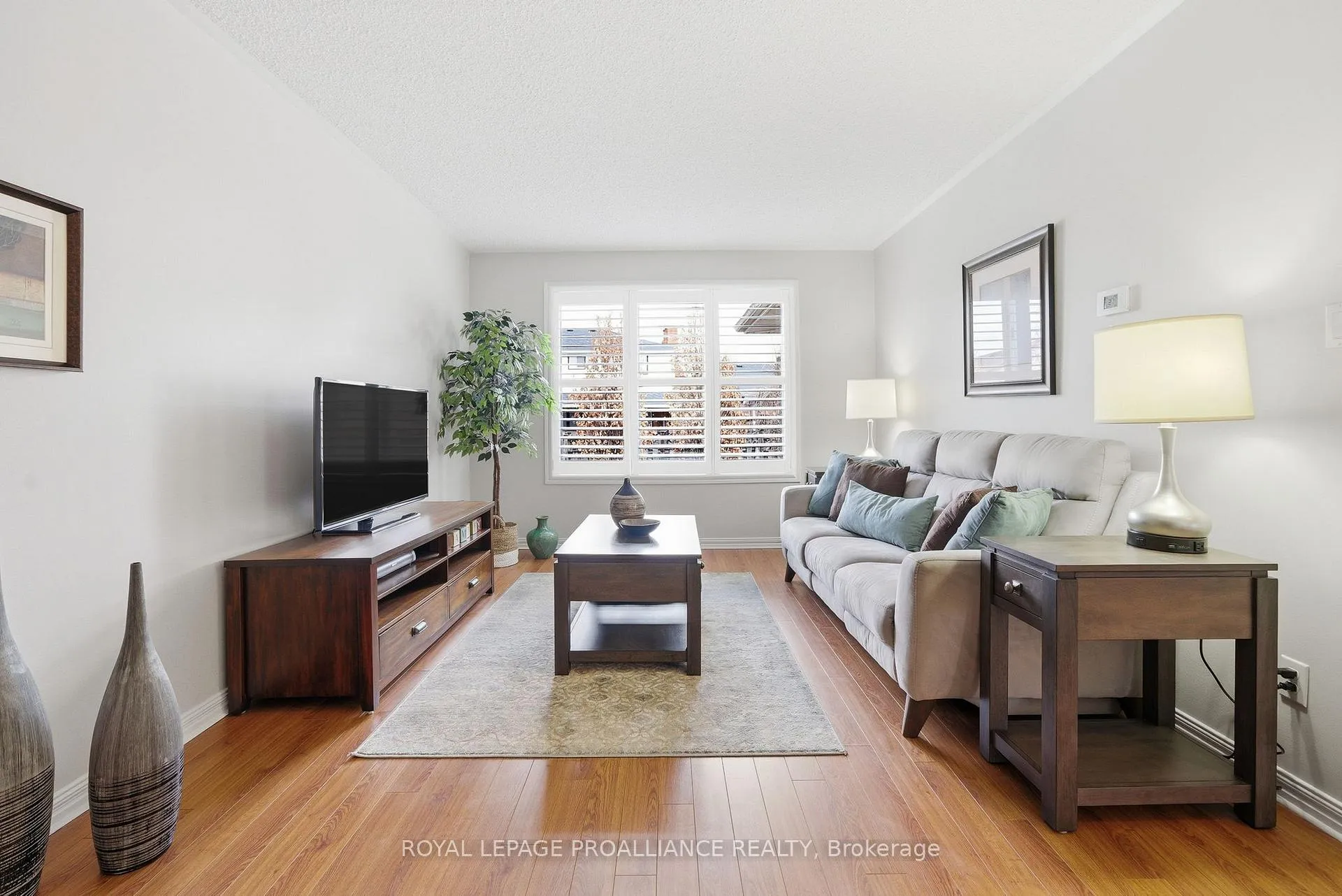 Photo 13 of 6 Thompson Court, Belleville, Belleville Ward — HOMEH
