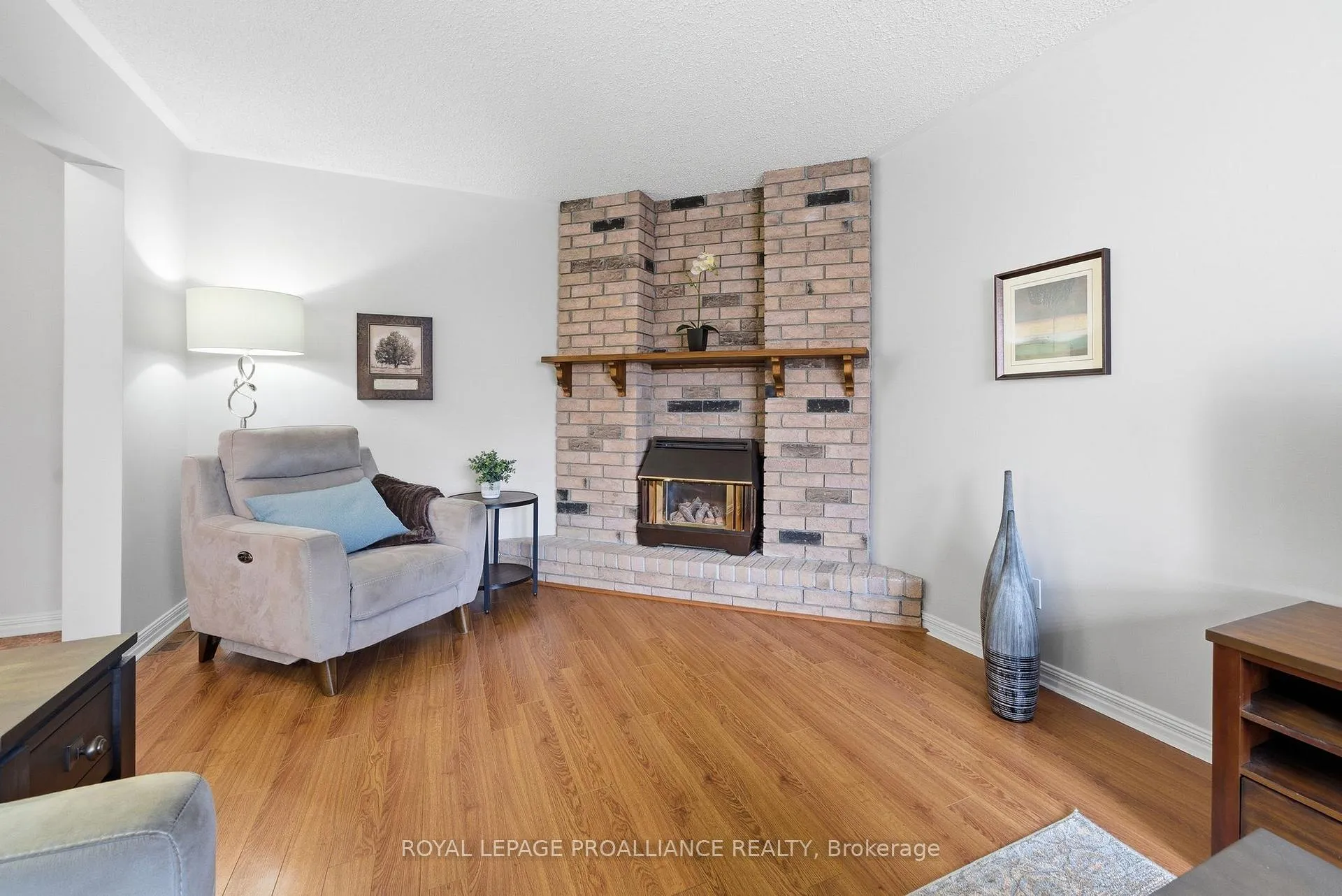 Photo 14 of 6 Thompson Court, Belleville, Belleville Ward — HOMEH