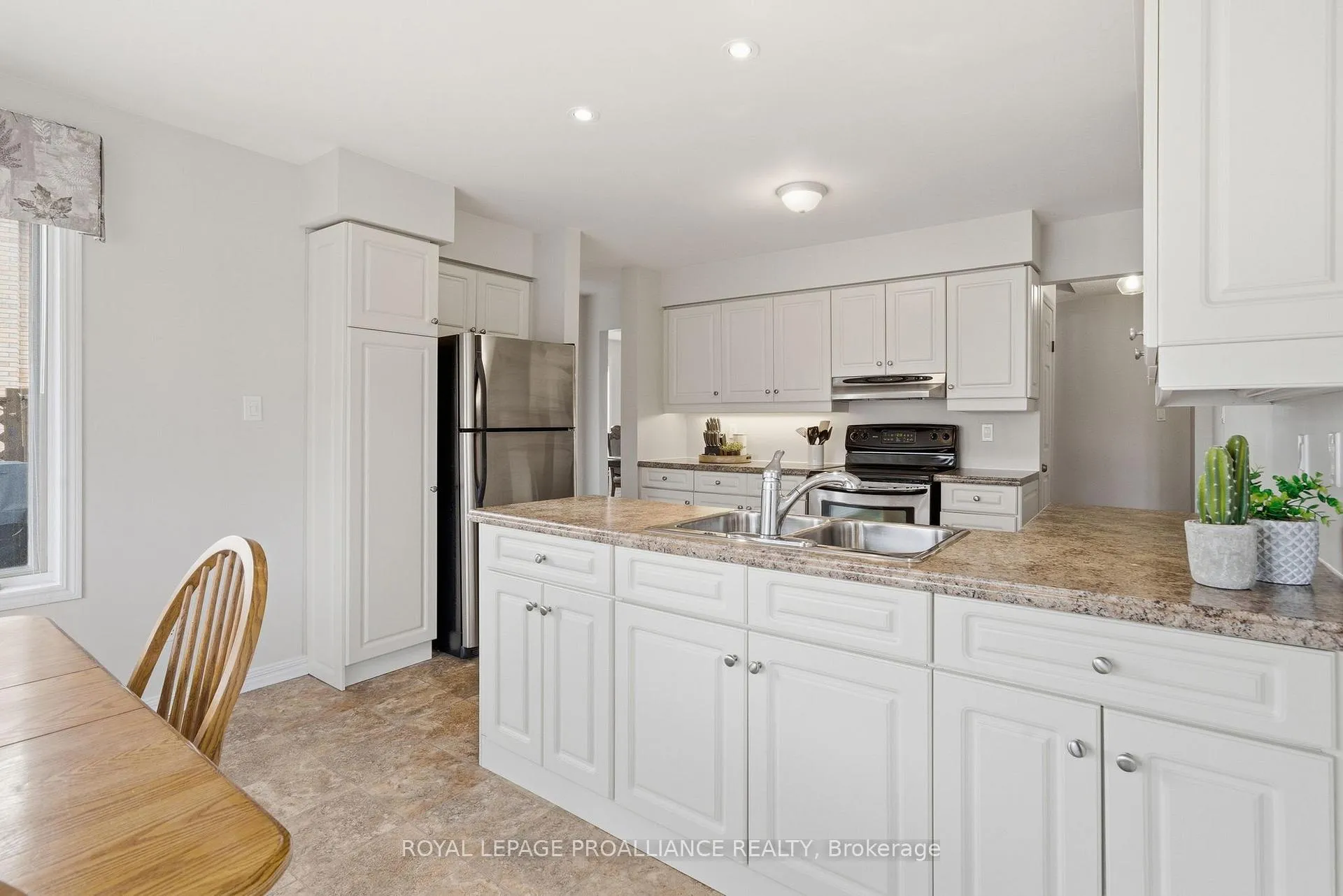 Photo 20 of 6 Thompson Court, Belleville, Belleville Ward — HOMEH