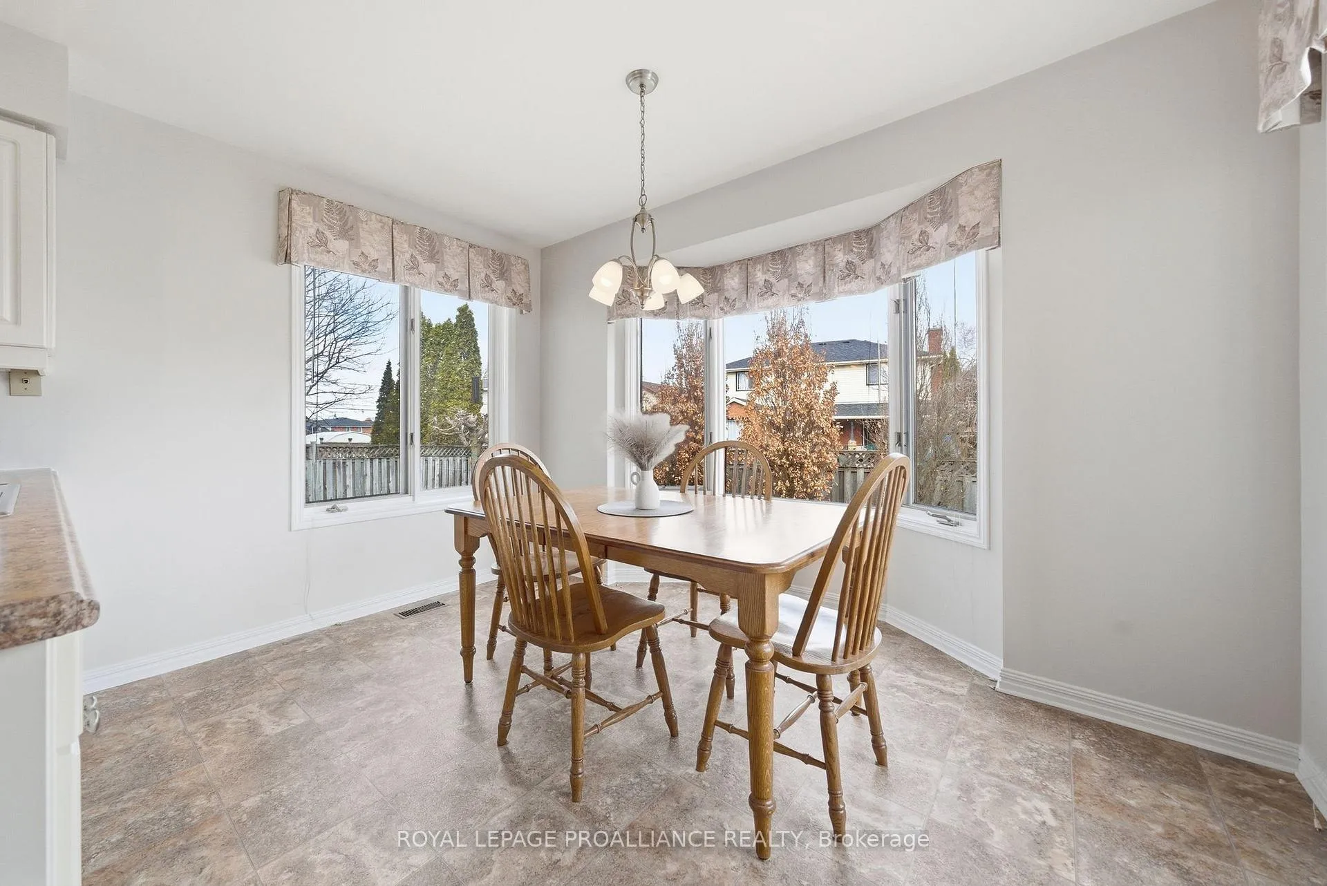 Photo 21 of 6 Thompson Court, Belleville, Belleville Ward — HOMEH
