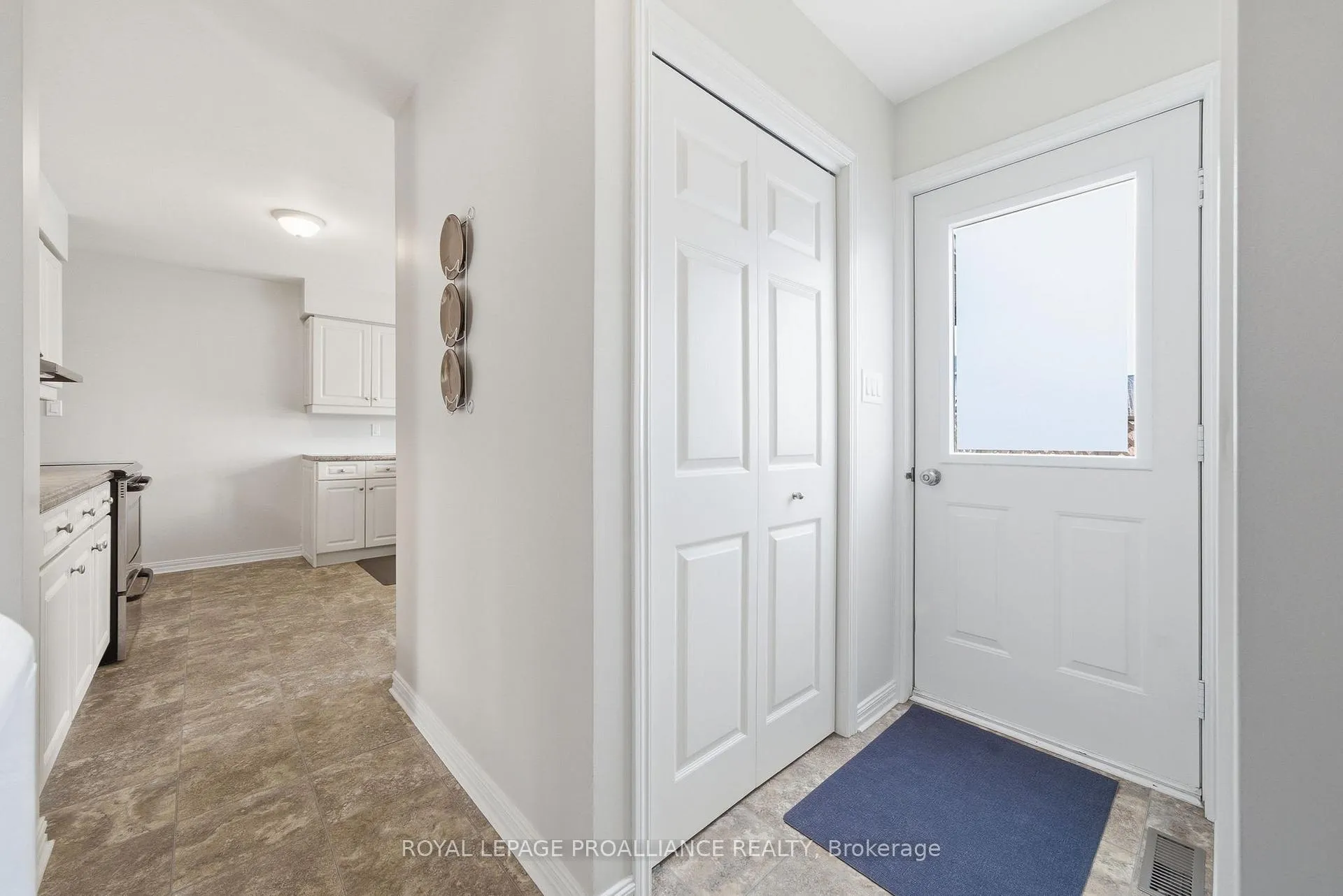 Photo 24 of 6 Thompson Court, Belleville, Belleville Ward — HOMEH