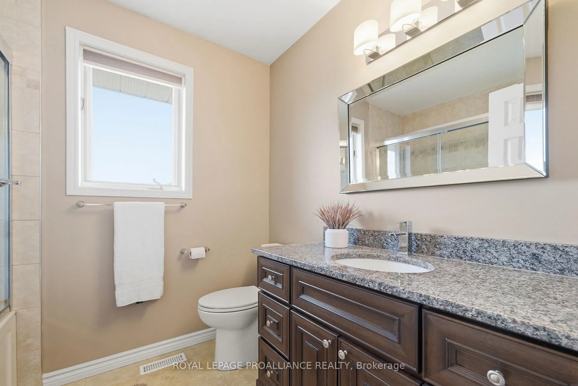 Photo 37 of 6 Thompson Court, Belleville, Belleville Ward — HOMEH