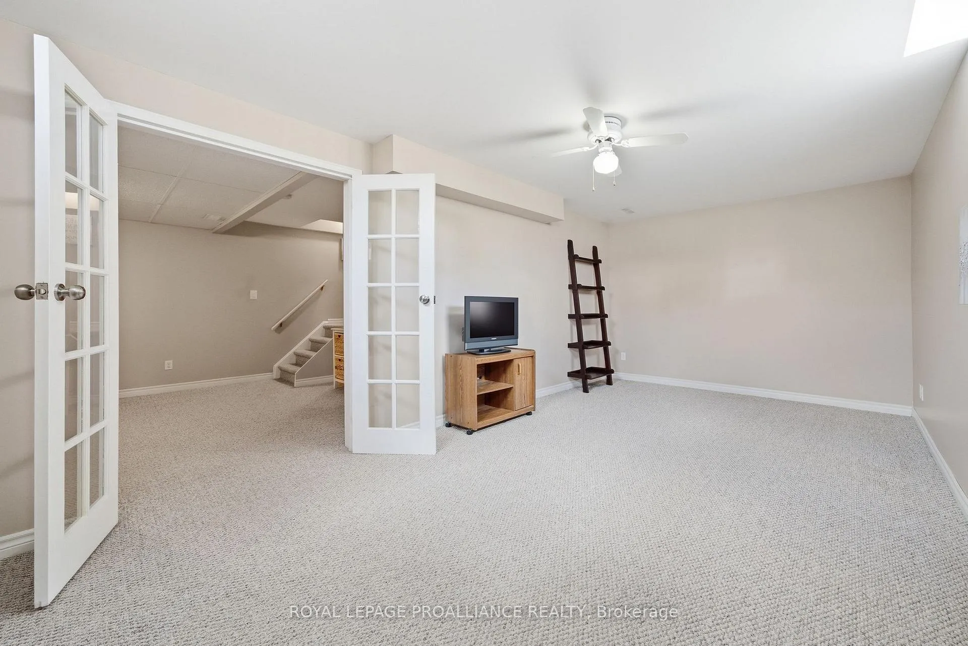 Photo 41 of 6 Thompson Court, Belleville, Belleville Ward — HOMEH