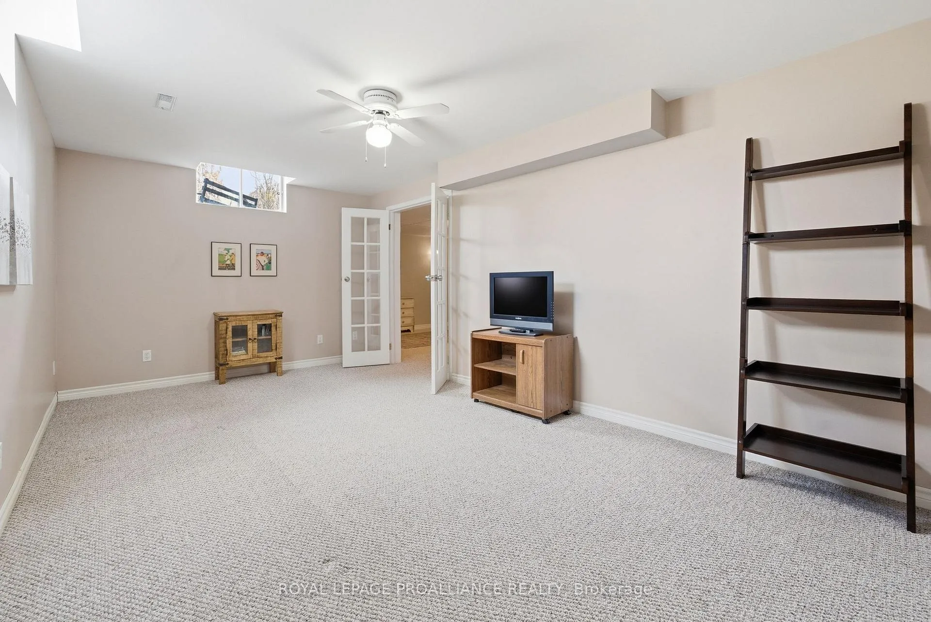 Photo 42 of 6 Thompson Court, Belleville, Belleville Ward — HOMEH