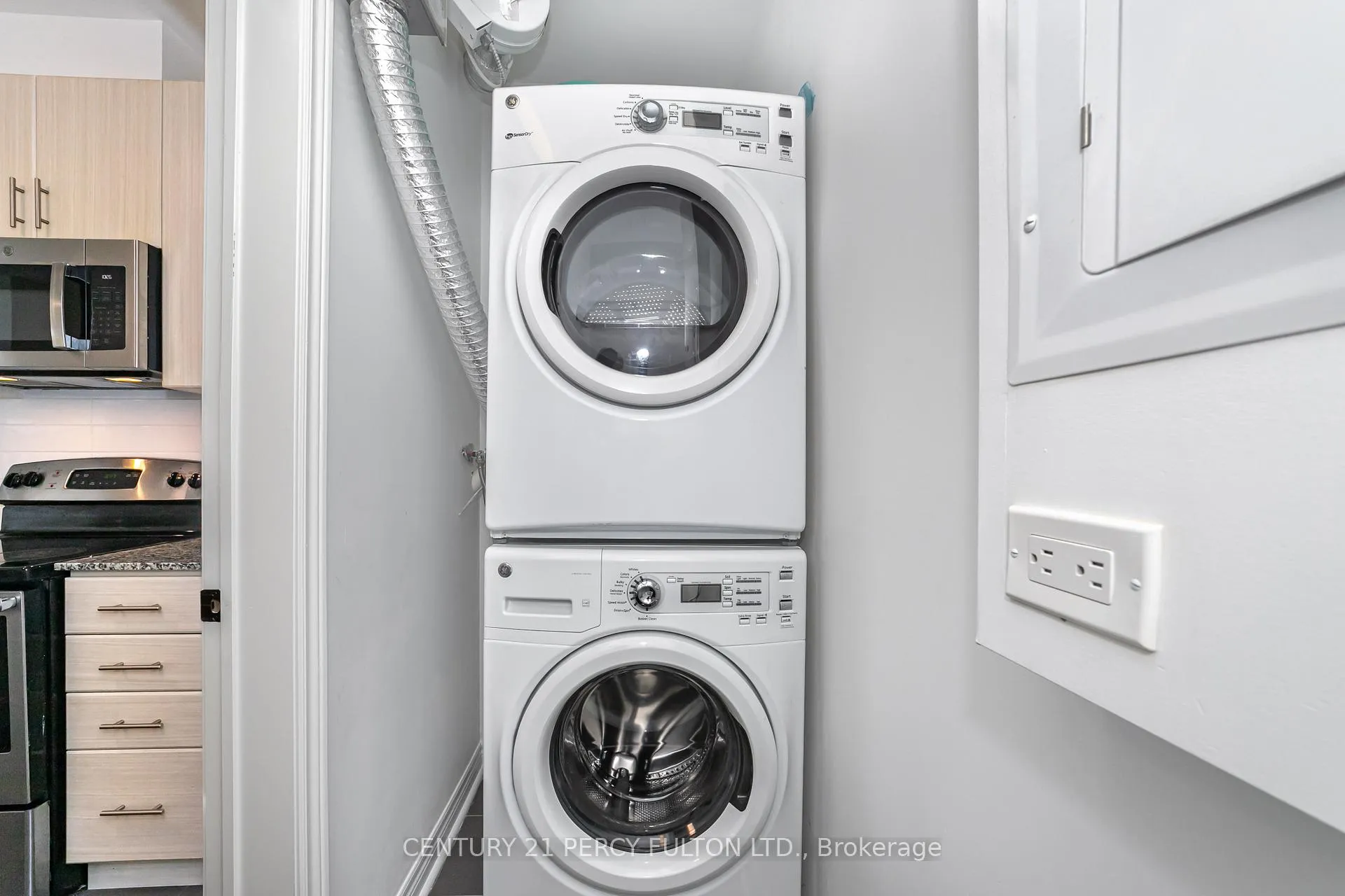 Photo 12 of Unit 406, 7768 Kennedy Road, Markham, Milliken Mills West — HOMEH