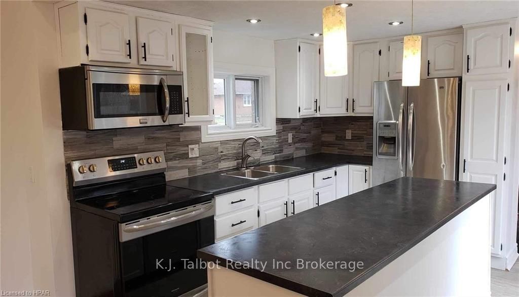 Photo 9 of 15 UNION St W, South Bruce — HOMEH