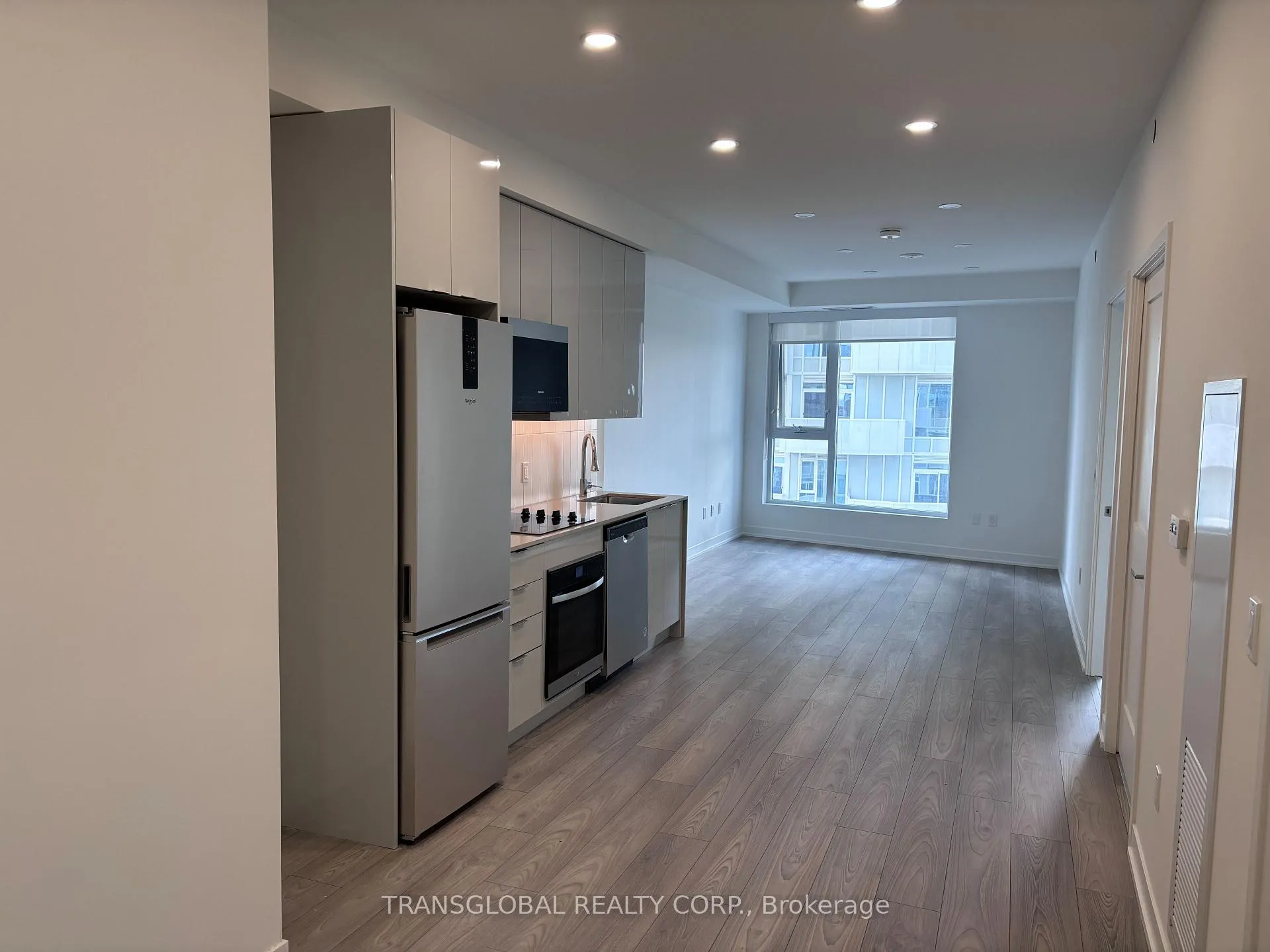Photo 1 of 474 Caldari Road, Vaughan, Concord — HOMEH