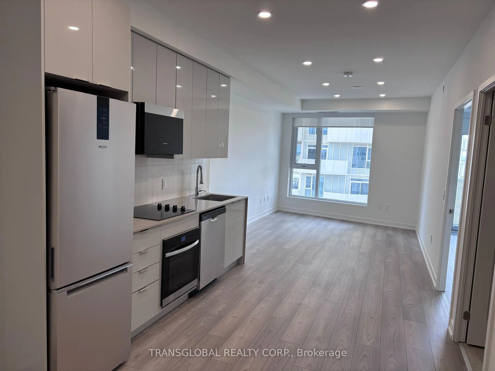 Photo 11 of 474 Caldari Road, Vaughan, Concord — HOMEH