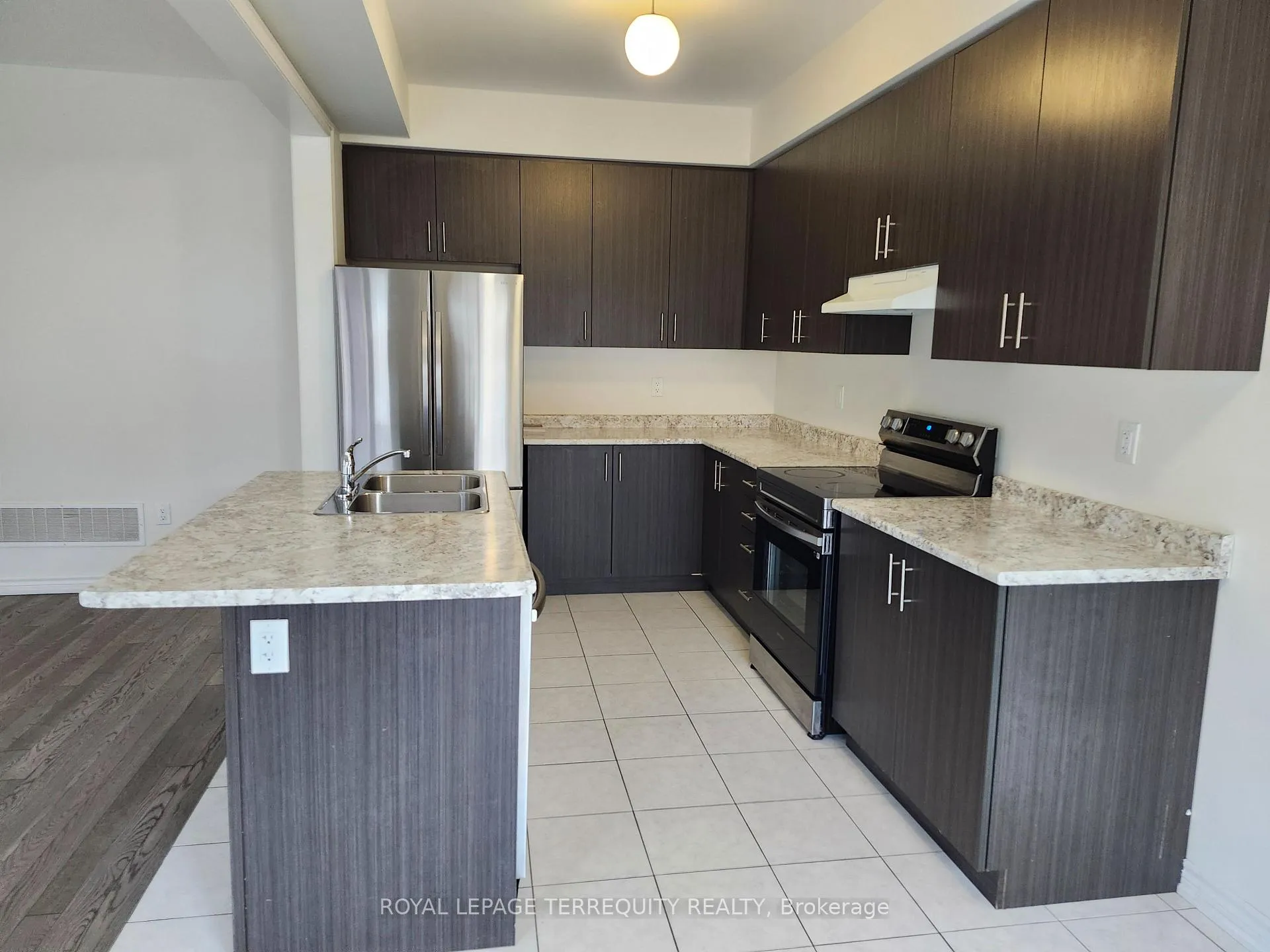 Photo 7 of 2521 Athena Path, Pickering, Rural Pickering — HOMEH