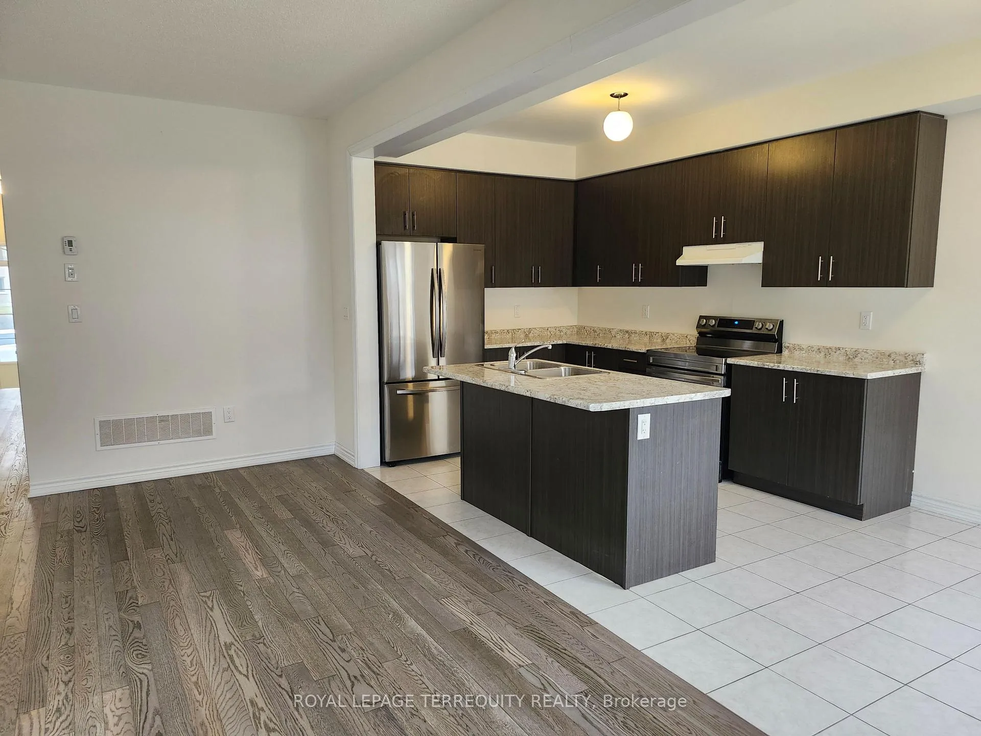 Photo 11 of 2521 Athena Path, Pickering, Rural Pickering — HOMEH