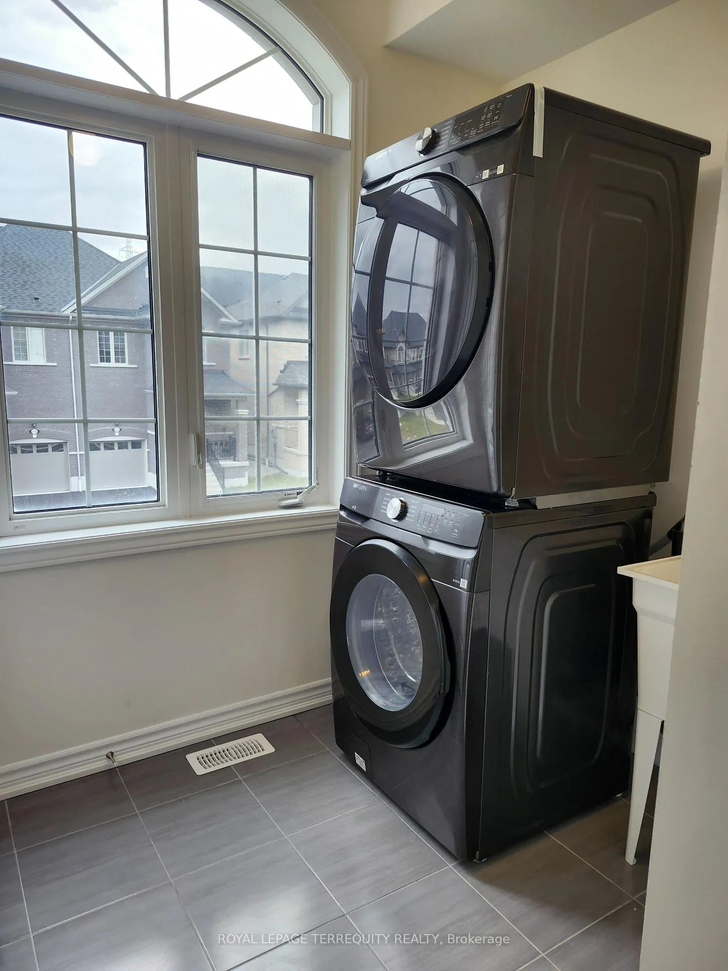 Photo 31 of 2521 Athena Path, Pickering, Rural Pickering — HOMEH