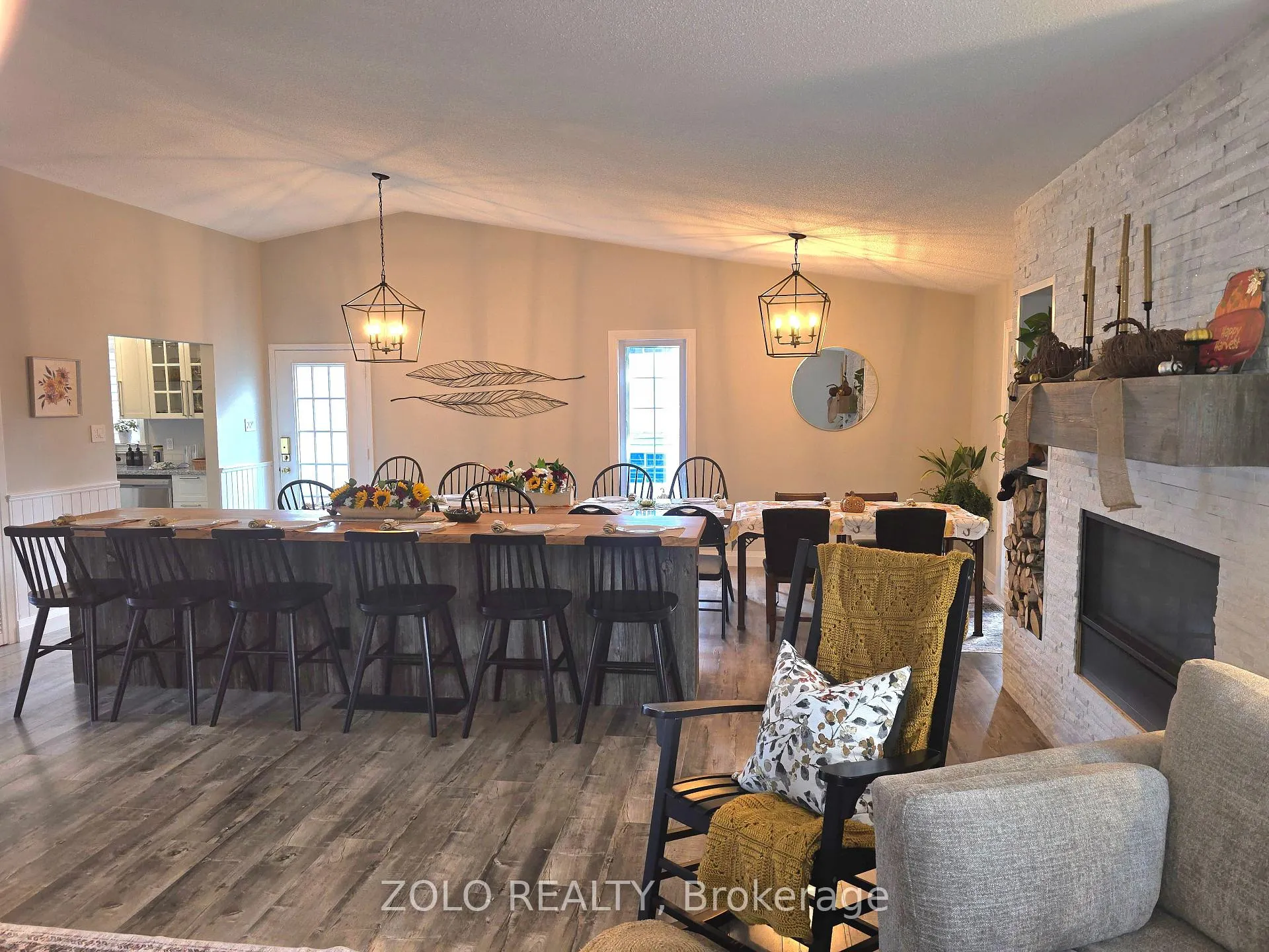 Photo 12 of 28 Broadmoor Avenue, Barrie, Allandale Heights — HOMEH