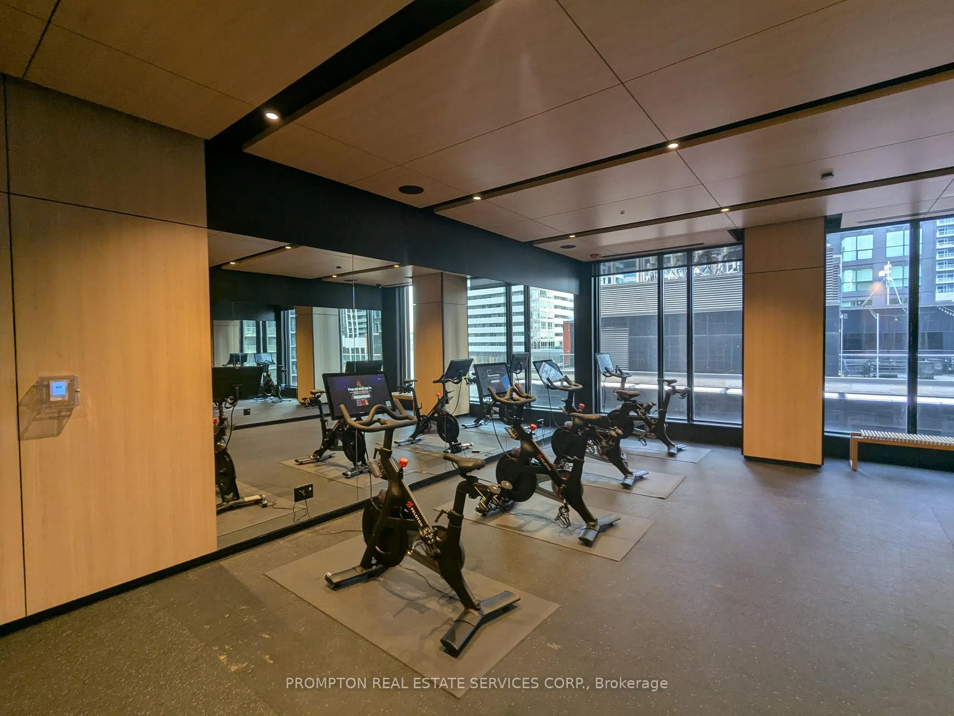 Photo 11 of Unit 3813, 35 Mercer Street, Toronto, Waterfront Communities — HOMEH