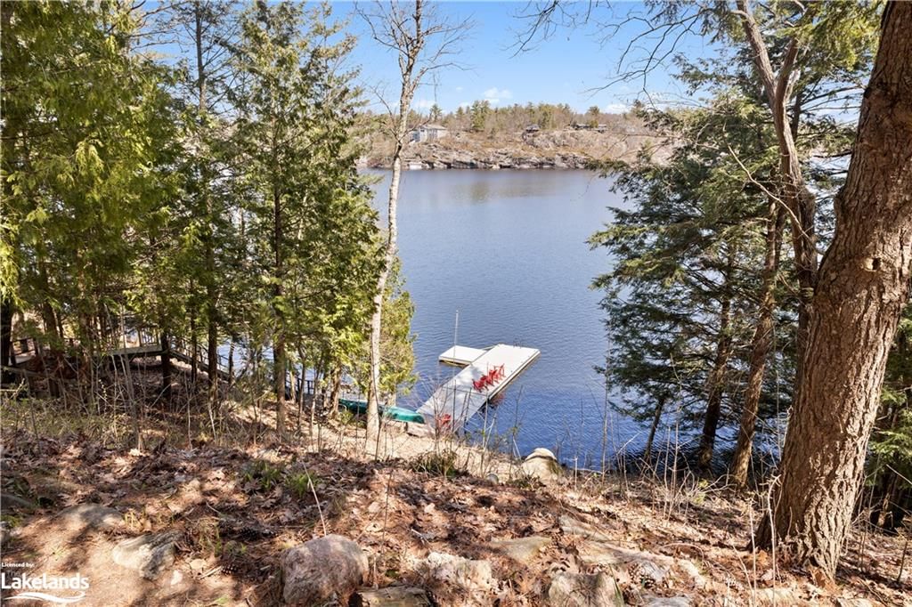 Photo 1 of 1111 Whitehead Road, Gravenhurst — HOMEH