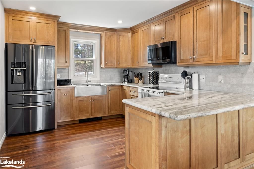 Photo 4 of 1111 Whitehead Road, Gravenhurst — HOMEH