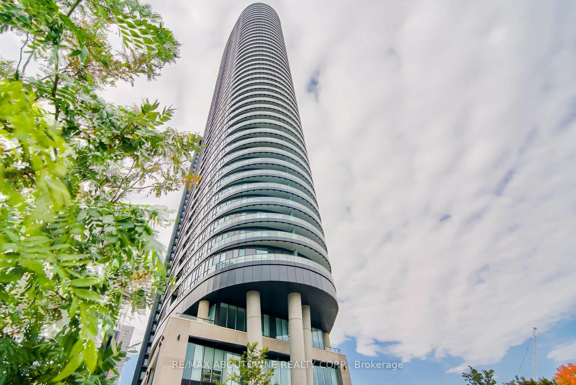 Front of Unit 2321, 585 Bloor Street E