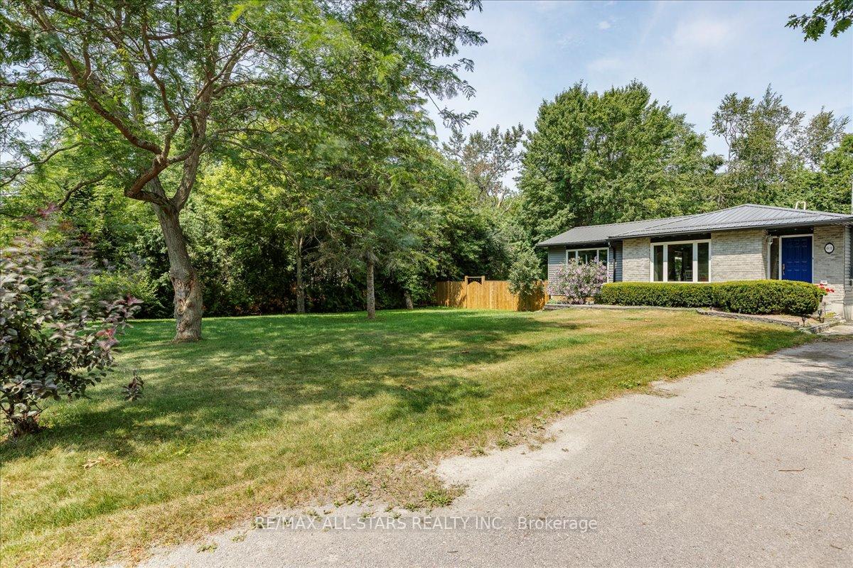 Photo 2 of 63 Brook Crescent, Georgina, Pefferlaw — HOMEH