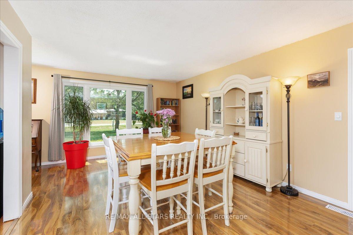 Photo 7 of 63 Brook Crescent, Georgina, Pefferlaw — HOMEH