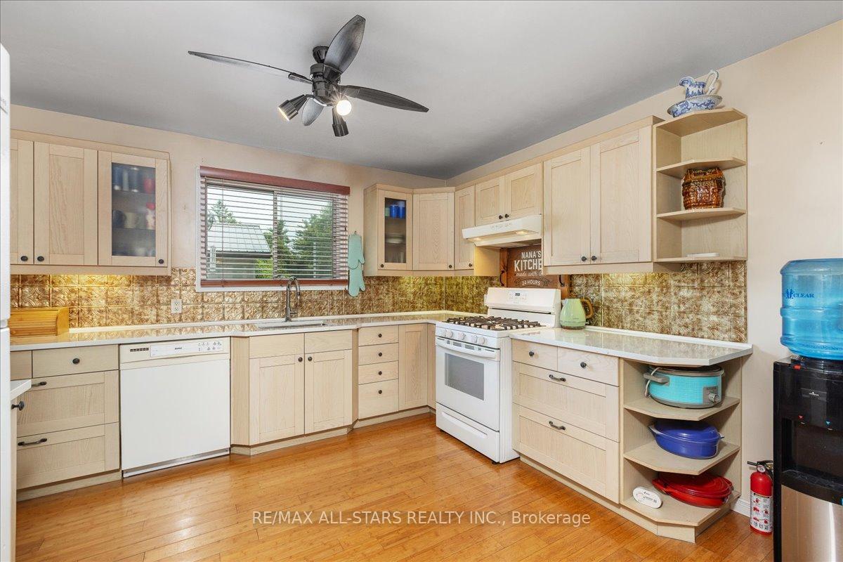 Photo 9 of 63 Brook Crescent, Georgina, Pefferlaw — HOMEH