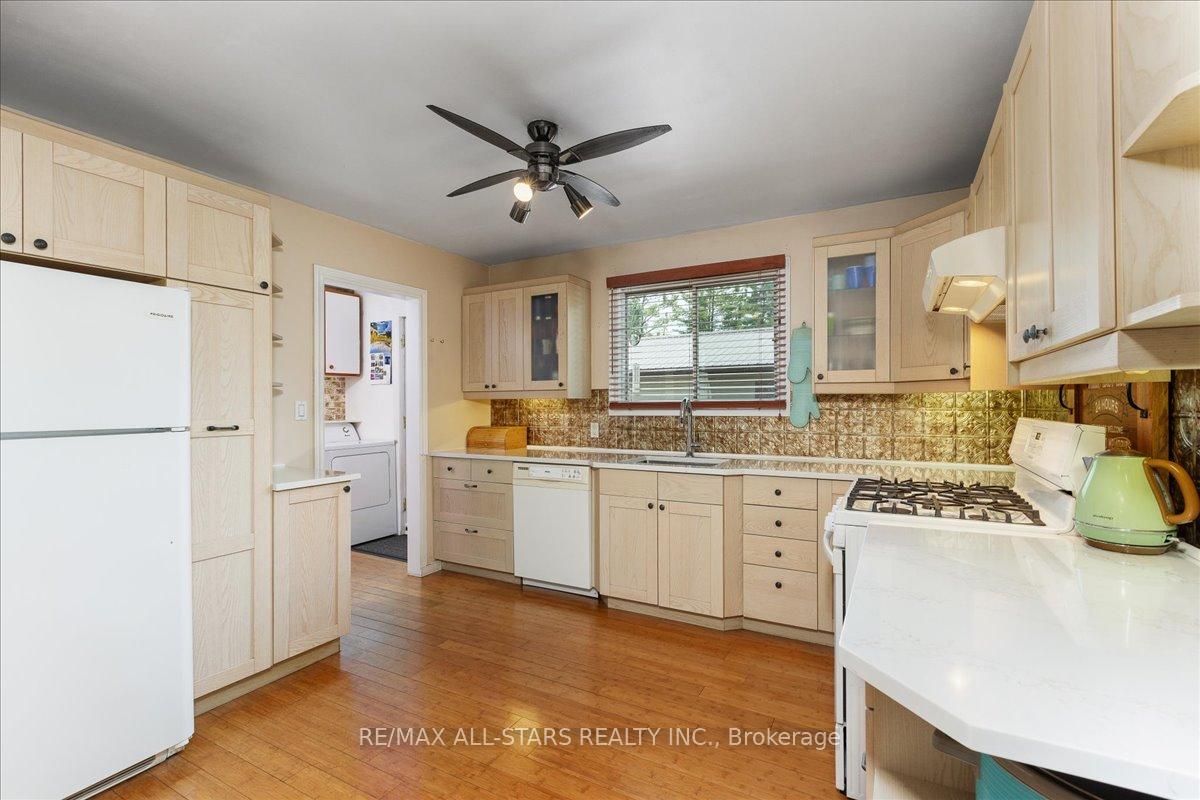 Photo 10 of 63 Brook Crescent, Georgina, Pefferlaw — HOMEH