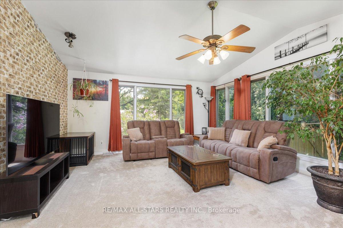 Photo 13 of 63 Brook Crescent, Georgina, Pefferlaw — HOMEH