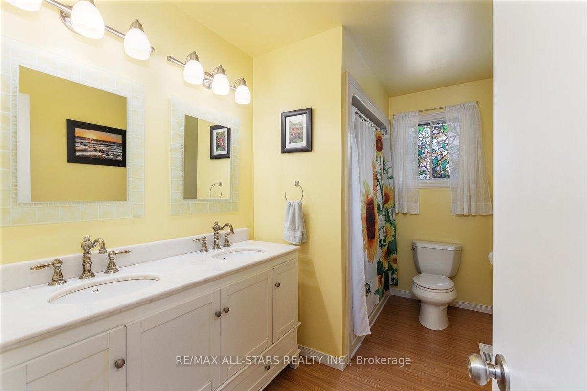 Photo 16 of 63 Brook Crescent, Georgina, Pefferlaw — HOMEH