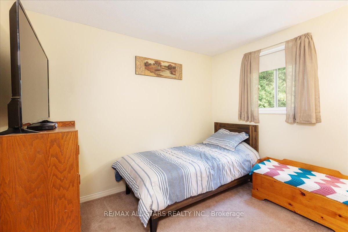 Photo 19 of 63 Brook Crescent, Georgina, Pefferlaw — HOMEH