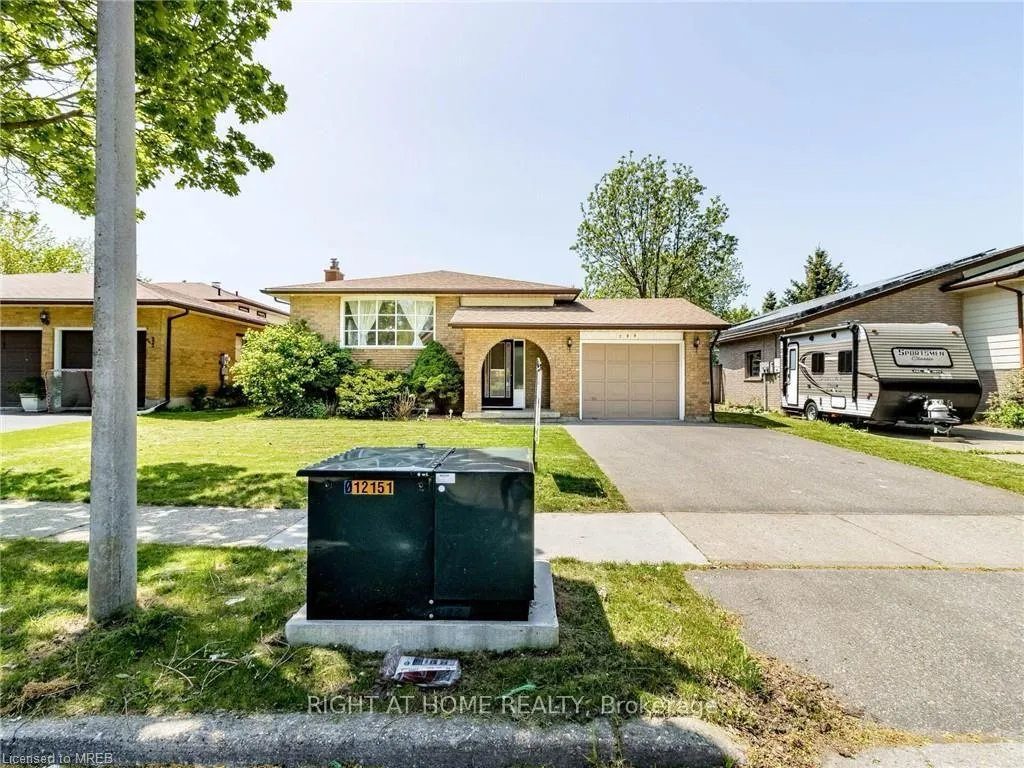 Photo 2 of 189 Northlake Drive, Waterloo — HOMEH