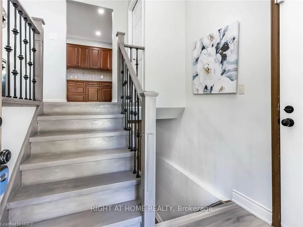 Photo 3 of 189 Northlake Drive, Waterloo — HOMEH