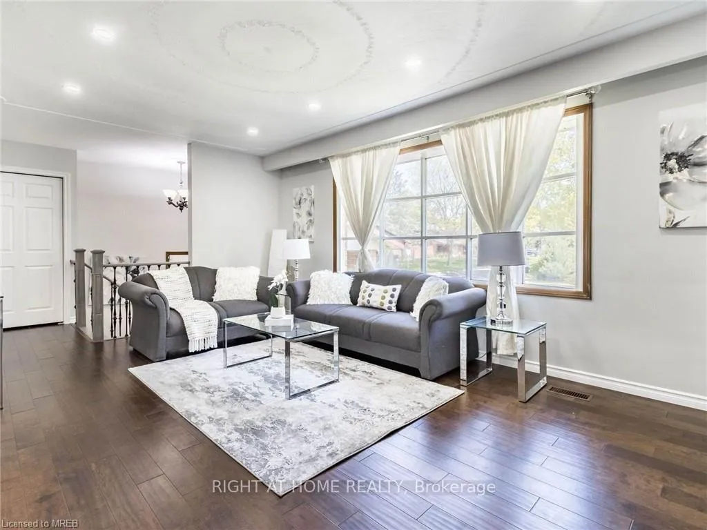 Photo 7 of 189 Northlake Drive, Waterloo — HOMEH