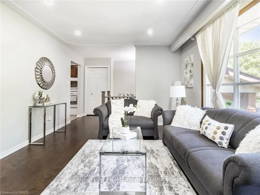 Photo 8 of 189 Northlake Drive, Waterloo — HOMEH