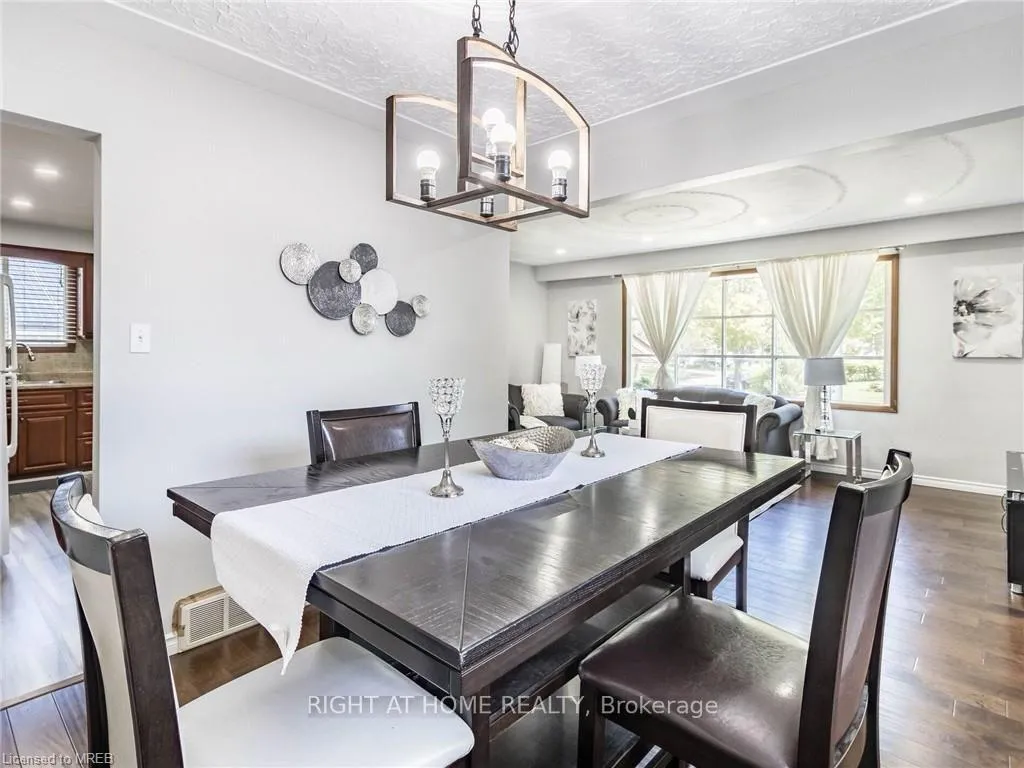 Photo 10 of 189 Northlake Drive, Waterloo — HOMEH