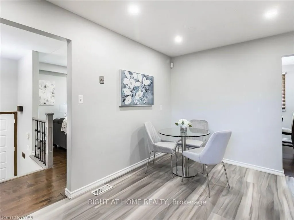 Photo 14 of 189 Northlake Drive, Waterloo — HOMEH