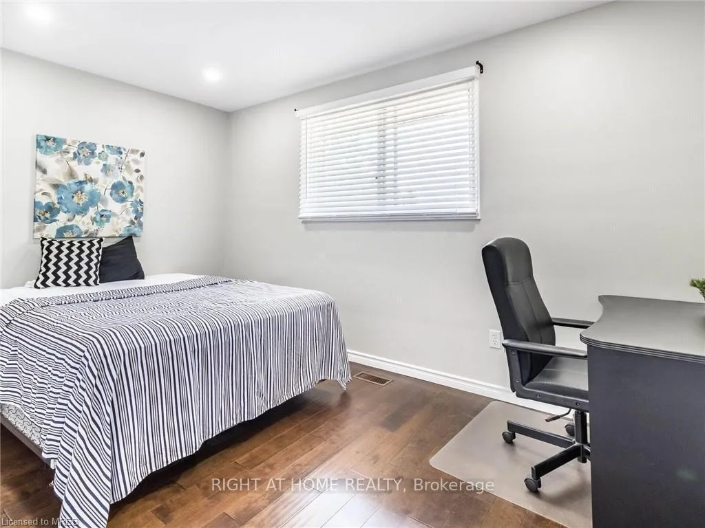 Photo 19 of 189 Northlake Drive, Waterloo — HOMEH
